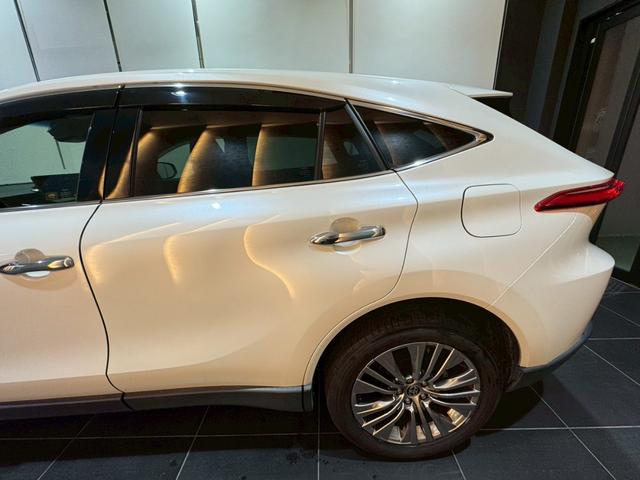 ハリアーハイブリッド Ｚ　レザーパッケージ　デジタルミラー　ＪＢＬサウンド　ビルトインＥＴＣ　ステアリングヒーター　シートヒーター　シートクーラー　ＴＶキャンセラー　ＡＣ１００Ｖ　ヘッドアップディスプレイ　パノラミックビュー　ブラインドスポット（24枚目）