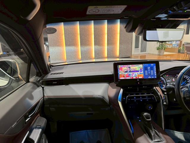 ハリアーハイブリッド Ｚ　レザーパッケージ　デジタルミラー　ＪＢＬサウンド　ビルトインＥＴＣ　ステアリングヒーター　シートヒーター　シートクーラー　ＴＶキャンセラー　ＡＣ１００Ｖ　ヘッドアップディスプレイ　パノラミックビュー　ブラインドスポット（52枚目）