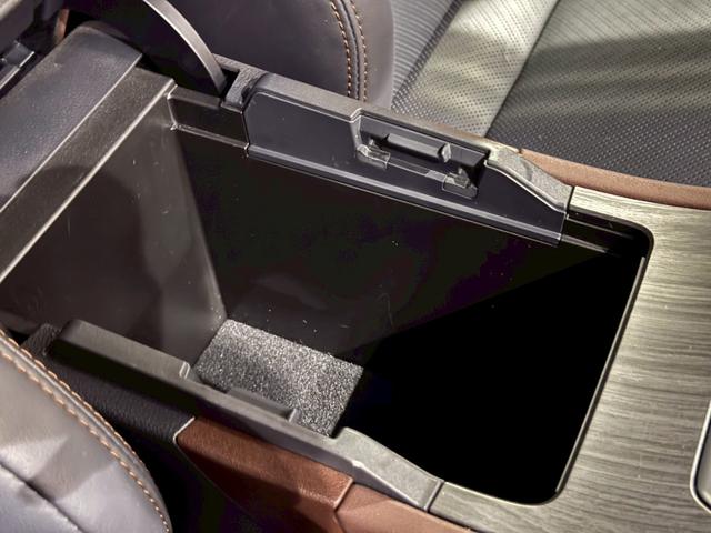 ハリアーハイブリッド Ｚ　レザーパッケージ　デジタルミラー　ＪＢＬサウンド　ビルトインＥＴＣ　ステアリングヒーター　シートヒーター　シートクーラー　ＴＶキャンセラー　ＡＣ１００Ｖ　ヘッドアップディスプレイ　パノラミックビュー　ブラインドスポット（67枚目）