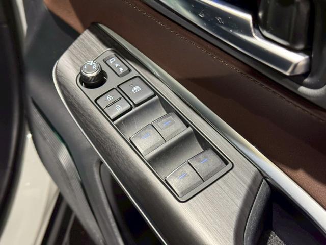 ハリアーハイブリッド Ｚ　レザーパッケージ　デジタルミラー　ＪＢＬサウンド　ビルトインＥＴＣ　ステアリングヒーター　シートヒーター　シートクーラー　ＴＶキャンセラー　ＡＣ１００Ｖ　ヘッドアップディスプレイ　パノラミックビュー　ブラインドスポット（70枚目）