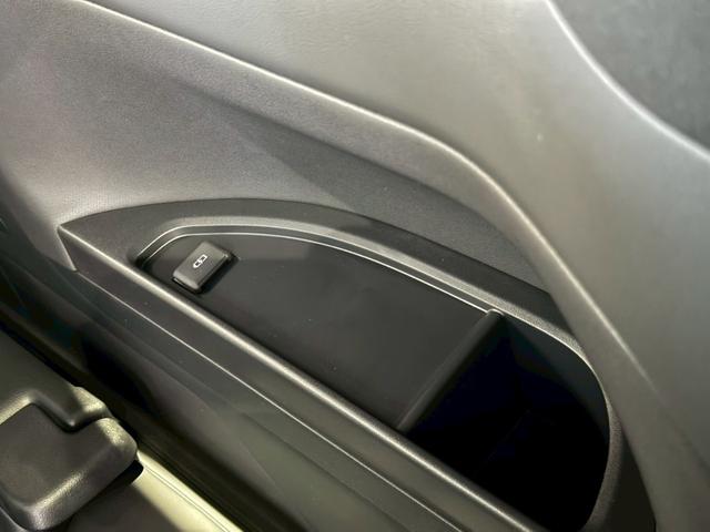 アルファードハイブリッド Z ユニバーサルステップ 後席モニター トヨタチームメイト ビルトインETC ドライブレコーダー サンルーフ デジタルインナーミラー AC100Vコンセント 置くだけ充電 パノラミックビューモニター(58枚目)