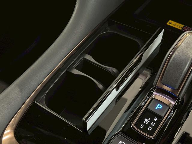 アルファードハイブリッド Z ユニバーサルステップ 後席モニター トヨタチームメイト ビルトインETC ドライブレコーダー サンルーフ デジタルインナーミラー AC100Vコンセント 置くだけ充電 パノラミックビューモニター(72枚目)