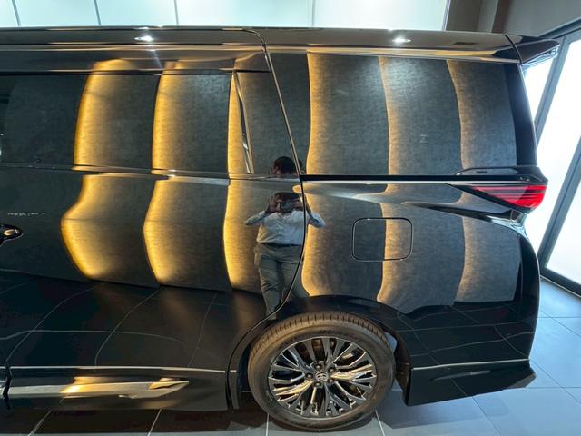 ヴェルファイアハイブリッド Z プレミア 内装茶革 モデリスタエアロ 13.2型後席モニター デジタルミラー スペアタイヤ 左右独立ムーンルーフ トヨタチームメイト 置くだけ充電 パノラミックビュー HDMI端子 HUD BSM ETC2.0(30枚目)