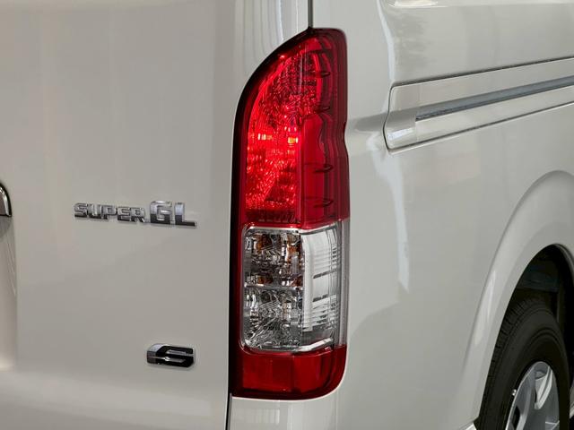 ハイエースバン ロングスーパーGL ダークプライムS デジタルインナーミラー AC100Vコンセント LEDライト 20周年スカッフプレート リアヒーター トヨタセーフティーセンス 両側電動スライドドア パノラミックビューモニター オートハイビーム(27枚目)