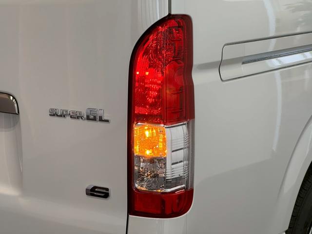 ハイエースバン ロングスーパーGL ダークプライムS デジタルインナーミラー AC100Vコンセント LEDライト 20周年スカッフプレート リアヒーター トヨタセーフティーセンス 両側電動スライドドア パノラミックビューモニター オートハイビーム(28枚目)