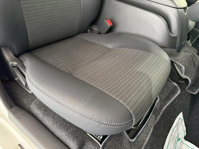 ハイエースバン ロングスーパーGL ダークプライムS デジタルインナーミラー AC100Vコンセント LEDライト 20周年スカッフプレート リアヒーター トヨタセーフティーセンス 両側電動スライドドア パノラミックビューモニター オートハイビーム(36枚目)