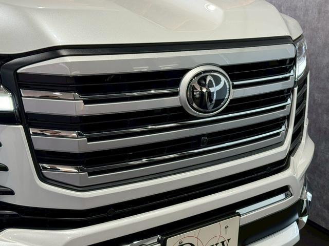 ランドクルーザー ZX 改良後モデル モデリスタエアロ リアエンターテインメント クールBOX 電動デフロック 寒冷地仕様 トノカバー ルーフレール JBLサウンドシステム ステアリングヒーター 純正ディスプレイオーディオ(13枚目)