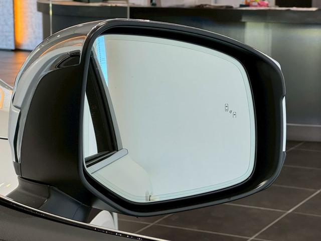 ランドクルーザー ZX 改良後モデル モデリスタエアロ リアエンターテインメント クールBOX 電動デフロック 寒冷地仕様 トノカバー ルーフレール JBLサウンドシステム ステアリングヒーター 純正ディスプレイオーディオ(17枚目)