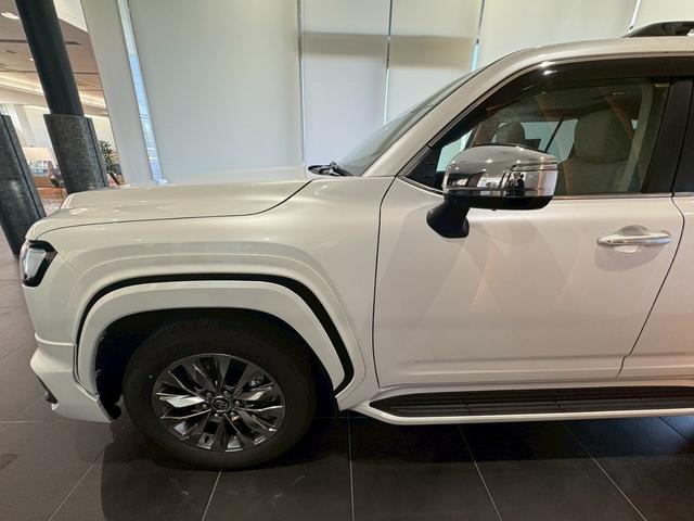 ランドクルーザー ZX 改良後モデル モデリスタエアロ リアエンターテインメント クールBOX 電動デフロック 寒冷地仕様 トノカバー ルーフレール JBLサウンドシステム ステアリングヒーター 純正ディスプレイオーディオ(29枚目)