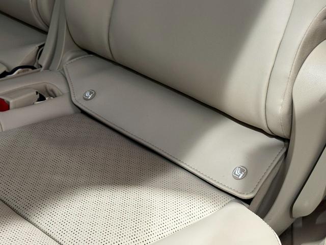 ランドクルーザー ZX 改良後モデル モデリスタエアロ リアエンターテインメント クールBOX 電動デフロック 寒冷地仕様 トノカバー ルーフレール JBLサウンドシステム ステアリングヒーター 純正ディスプレイオーディオ(48枚目)