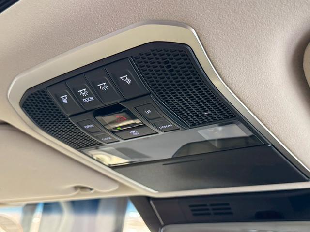 ランドクルーザー ZX 改良後モデル モデリスタエアロ リアエンターテインメント クールBOX 電動デフロック 寒冷地仕様 トノカバー ルーフレール JBLサウンドシステム ステアリングヒーター 純正ディスプレイオーディオ(70枚目)