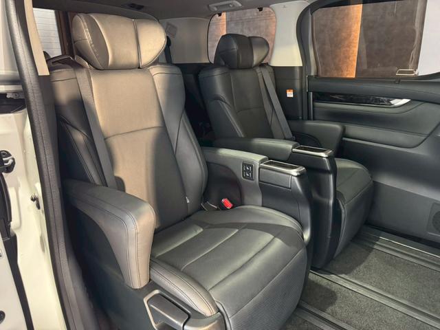 アルファード ２．５Ｓ　Ｃパッケージ　ツインムーンルーフ　アルパインナビ　モデリスタエアロ　デジタルミラー　ブラインドスポットモニター　後席モニター　ＥＴＣ　純正１８ＡＷ　パワーバックドア　パワースライド　シートヒーター＆シートクーラー（48枚目）