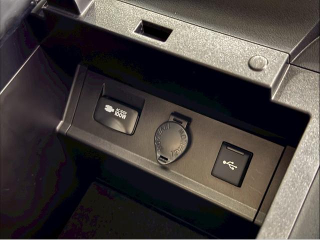 アルファード ２．５Ｓ　Ｃパッケージ　ツインムーンルーフ　アルパインナビ　モデリスタエアロ　デジタルミラー　ブラインドスポットモニター　後席モニター　ＥＴＣ　純正１８ＡＷ　パワーバックドア　パワースライド　シートヒーター＆シートクーラー（73枚目）