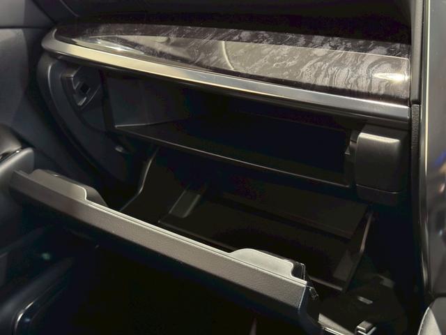 アルファード ２．５Ｓ　Ｃパッケージ　ツインムーンルーフ　アルパインナビ　モデリスタエアロ　デジタルミラー　ブラインドスポットモニター　後席モニター　ＥＴＣ　純正１８ＡＷ　パワーバックドア　パワースライド　シートヒーター＆シートクーラー（74枚目）