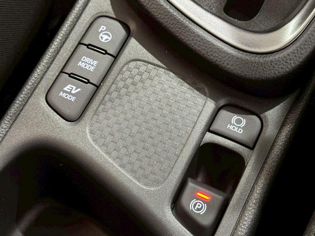 ヤリスクロス ハイブリッドZ 【トヨタチームメイト!ハンズフリーパワーバッグドア!!】パノラミックビューモニター アドバンスドパーク 8インチディスプレイオーディオ HDMI端子 ステアリングヒーター ブラインドスポットモニター(60枚目)