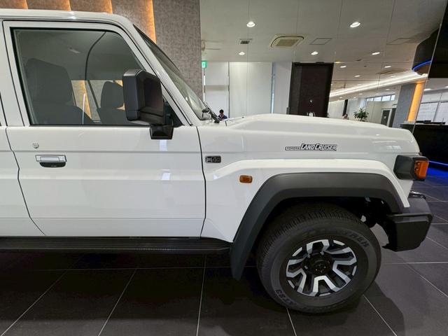 ランドクルーザー70 AX JAOSフロントバンパー LEDポジションランプ スペアタイヤカバー インテリアパネルキット JAOS リアアンダーカバー JAOSフロントアンダーカバー ドライブレコーダー ETC ナビ フルセグ(25枚目)