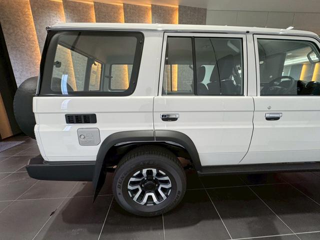 ランドクルーザー70 AX JAOSフロントバンパー LEDポジションランプ スペアタイヤカバー インテリアパネルキット JAOS リアアンダーカバー JAOSフロントアンダーカバー ドライブレコーダー ETC ナビ フルセグ(26枚目)