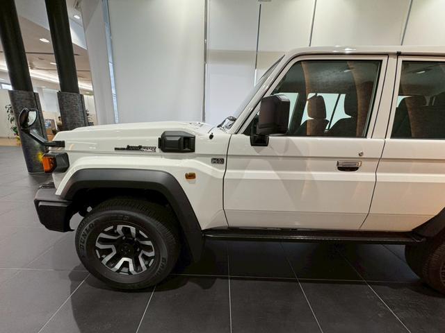 ランドクルーザー70 AX JAOSフロントバンパー LEDポジションランプ スペアタイヤカバー インテリアパネルキット JAOS リアアンダーカバー JAOSフロントアンダーカバー ドライブレコーダー ETC ナビ フルセグ(27枚目)