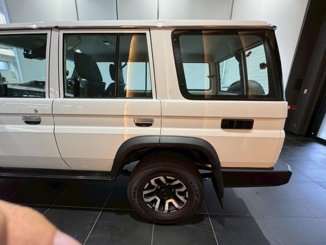 ランドクルーザー70 AX JAOSフロントバンパー LEDポジションランプ スペアタイヤカバー インテリアパネルキット JAOS リアアンダーカバー JAOSフロントアンダーカバー ドライブレコーダー ETC ナビ フルセグ(28枚目)