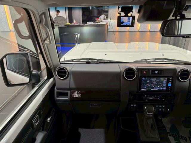 ランドクルーザー70 AX JAOSフロントバンパー LEDポジションランプ スペアタイヤカバー インテリアパネルキット JAOS リアアンダーカバー JAOSフロントアンダーカバー ドライブレコーダー ETC ナビ フルセグ(73枚目)