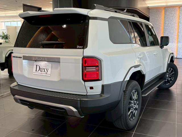 ランドクルーザー２５０ ＶＸ　丸目ヘッドライト　モデリスタパッケージ　モデリスタシグネチャーイルミブレードモデリスタリヤスポイラー　モデリスタオーバーフェンダー　ルーフレール　サンルーフ　ビルトインＥＴＣ　トヨタチームメイト（29枚目）