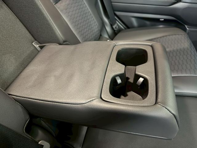 ランドクルーザー２５０ ＶＸ　丸目ヘッドライト　モデリスタパッケージ　モデリスタシグネチャーイルミブレードモデリスタリヤスポイラー　モデリスタオーバーフェンダー　ルーフレール　サンルーフ　ビルトインＥＴＣ　トヨタチームメイト（43枚目）