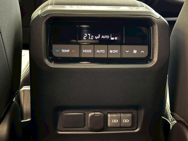 ランドクルーザー２５０ ＶＸ　丸目ヘッドライト　モデリスタパッケージ　モデリスタシグネチャーイルミブレードモデリスタリヤスポイラー　モデリスタオーバーフェンダー　ルーフレール　サンルーフ　ビルトインＥＴＣ　トヨタチームメイト（44枚目）