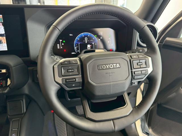 ランドクルーザー２５０ ＶＸ　丸目ヘッドライト　モデリスタパッケージ　モデリスタシグネチャーイルミブレードモデリスタリヤスポイラー　モデリスタオーバーフェンダー　ルーフレール　サンルーフ　ビルトインＥＴＣ　トヨタチームメイト（48枚目）