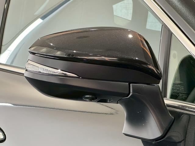 ハリアーハイブリッド Z レザーパッケージ・ナイトシェード パノラマルーフ 寒冷地仕様 シートヒーター シートクーラー パノラミックビューモニターデジタルインナーミラー パワーバックドア 置くだけ充電 ビルトインETC オートハイビームAC100Vコンセント(9枚目)