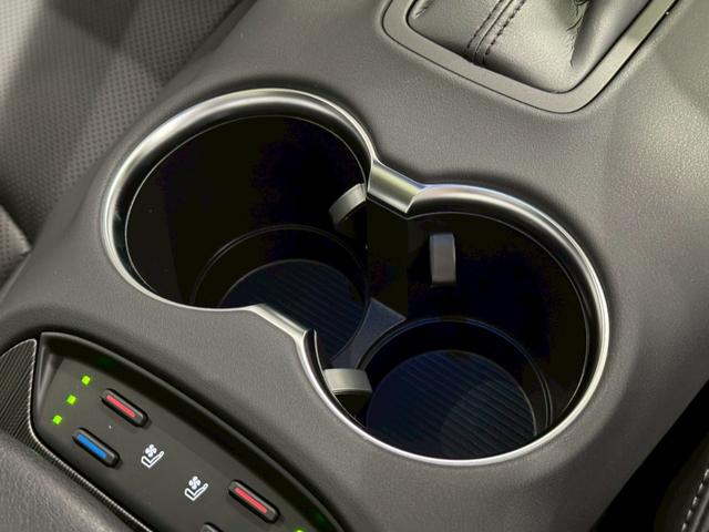 ハリアーハイブリッド Z レザーパッケージ・ナイトシェード パノラマルーフ 寒冷地仕様 シートヒーター シートクーラー パノラミックビューモニターデジタルインナーミラー パワーバックドア 置くだけ充電 ビルトインETC オートハイビームAC100Vコンセント(65枚目)