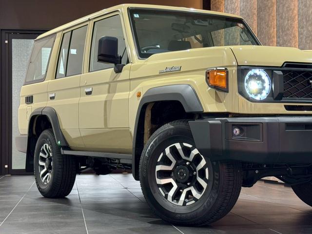 ランドクルーザー70 AX 7インチナビ バックカメラ ETC クルーズコントロール コンビステアリング デフロック セーフティセンス 誤発信防止 LEDヘッドライト オートハイビーム パワーウィンドウ ステアリングスイッチ(5枚目)