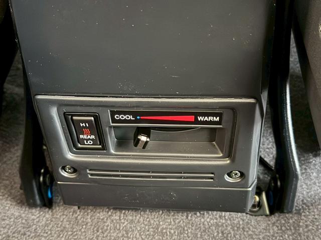 ランドクルーザー70 AX 7インチナビ バックカメラ ETC クルーズコントロール コンビステアリング デフロック セーフティセンス 誤発信防止 LEDヘッドライト オートハイビーム パワーウィンドウ ステアリングスイッチ(36枚目)