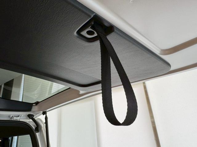 ハイエースバン ロングスーパーGL ダークプライムS デジタルインナーミラー AC100Vコンセント LEDライト 20周年スカッフプレート リアヒーター トヨタセーフティーセンス 両側電動スライドドア パノラミックビューモニター オートハイビーム(32枚目)