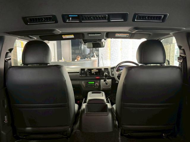 ハイエースバン ロングスーパーGL ダークプライムS デジタルインナーミラー AC100Vコンセント LEDライト 20周年スカッフプレート リアヒーター トヨタセーフティーセンス 両側電動スライドドア パノラミックビューモニター オートハイビーム(44枚目)