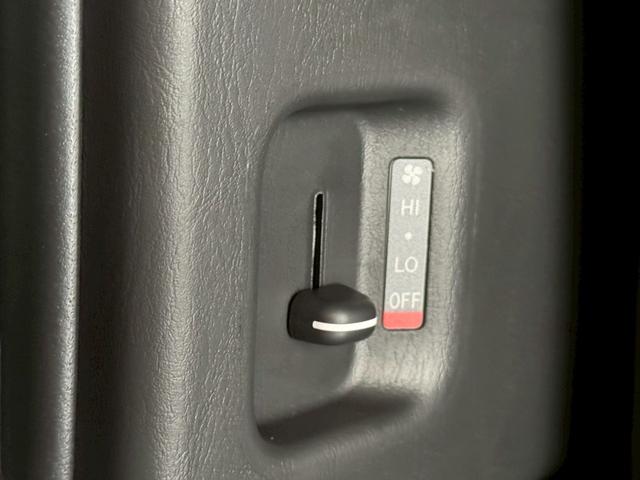 ハイエースバン ロングスーパーGL ダークプライムS デジタルインナーミラー AC100Vコンセント LEDライト 20周年スカッフプレート リアヒーター トヨタセーフティーセンス 両側電動スライドドア パノラミックビューモニター オートハイビーム(71枚目)