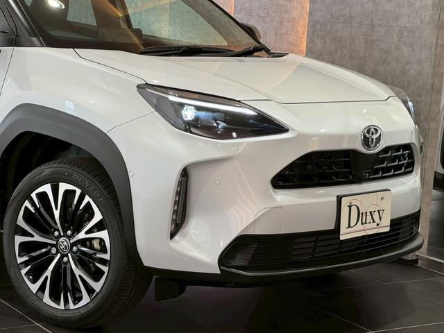 ヤリスクロス ハイブリッドZ パノラミックビュー パワーバックドア トヨタチームメイト カラーヘッドアップディスプレイ アダクティブハイビーム シートヒーター HDMI端子 ブラインドスポット 純正DAナビ フルセグTV ETC(7枚目)