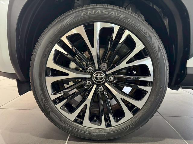 ヤリスクロス ハイブリッドZ パノラミックビュー パワーバックドア トヨタチームメイト カラーヘッドアップディスプレイ アダクティブハイビーム シートヒーター HDMI端子 ブラインドスポット 純正DAナビ フルセグTV ETC(8枚目)