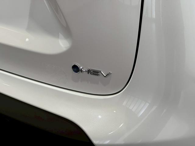 ヤリスクロス ハイブリッドZ パノラミックビュー パワーバックドア トヨタチームメイト カラーヘッドアップディスプレイ アダクティブハイビーム シートヒーター HDMI端子 ブラインドスポット 純正DAナビ フルセグTV ETC(31枚目)