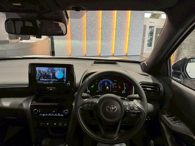 ヤリスクロス ハイブリッドZ パノラミックビュー パワーバックドア トヨタチームメイト カラーヘッドアップディスプレイ アダクティブハイビーム シートヒーター HDMI端子 ブラインドスポット 純正DAナビ フルセグTV ETC(52枚目)