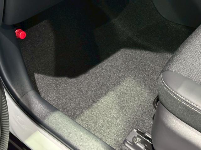 ヤリスクロス ハイブリッドZ パノラミックビュー パワーバックドア トヨタチームメイト カラーヘッドアップディスプレイ アダクティブハイビーム シートヒーター HDMI端子 ブラインドスポット 純正DAナビ フルセグTV ETC(75枚目)