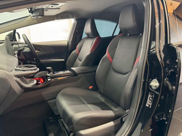 プリウス Z モデリスタエアロ シグネチャーイルミブレード モデリスタ19インチアルミホイール パノラミックビューカメラ デジタルミラー ビルトインETC シートヒーター シートクーラー 純正12.3ナビ 安全装置(41枚目)