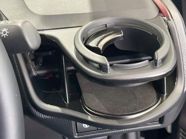 プリウス Z モデリスタエアロ シグネチャーイルミブレード モデリスタ19インチアルミホイール パノラミックビューカメラ デジタルミラー ビルトインETC シートヒーター シートクーラー 純正12.3ナビ 安全装置(64枚目)