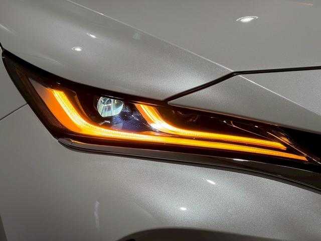 ハリアーハイブリッド Z レザーパッケージ モデリスタエアロ 調光パノラマルーフ パノラミックビューカメラ デジタルミラー JBLプレミアムサウンド パワーバックドア ビルトインETC ステアリングヒーター シートクーラー シートヒーター(8枚目)