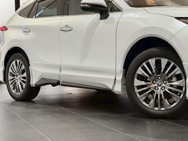 ハリアーハイブリッド Z レザーパッケージ モデリスタエアロ 調光パノラマルーフ パノラミックビューカメラ デジタルミラー JBLプレミアムサウンド パワーバックドア ビルトインETC ステアリングヒーター シートクーラー シートヒーター(13枚目)