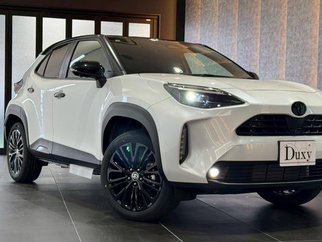 ヤリスクロス ハイブリッドZ ウルバーノ 登録済み未使用車 チームメイト パノラミックビュー パワーバックドア ステアリングヒーター シートヒータ ベンチレーション HDMI端子 純正DAナビ フルセグTV BSM ETC2.0 純正18AW(9枚目)