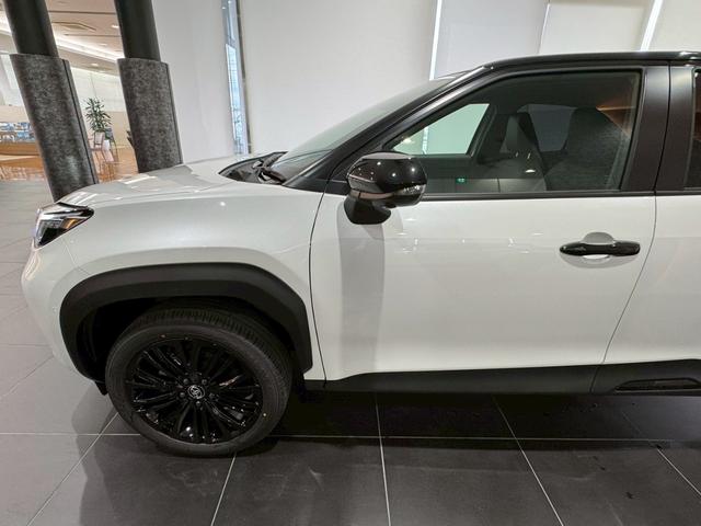 ヤリスクロス ハイブリッドZ ウルバーノ 登録済み未使用車 チームメイト パノラミックビュー パワーバックドア ステアリングヒーター シートヒータ ベンチレーション HDMI端子 純正DAナビ フルセグTV BSM ETC2.0 純正18AW(27枚目)