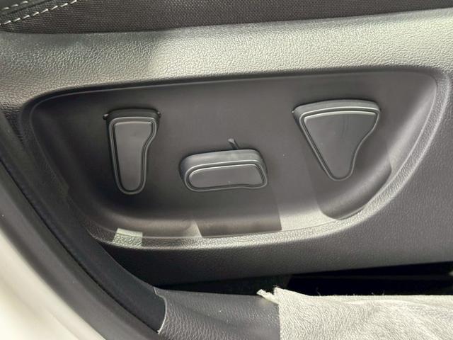 ヤリスクロス ハイブリッドZ ウルバーノ 登録済み未使用車 チームメイト パノラミックビュー パワーバックドア ステアリングヒーター シートヒータ ベンチレーション HDMI端子 純正DAナビ フルセグTV BSM ETC2.0 純正18AW(50枚目)