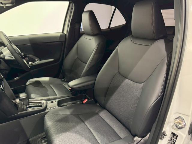 ヤリスクロス ハイブリッドZ ウルバーノ 登録済み未使用車 チームメイト パノラミックビュー パワーバックドア ステアリングヒーター シートヒータ ベンチレーション HDMI端子 純正DAナビ フルセグTV BSM ETC2.0 純正18AW(51枚目)