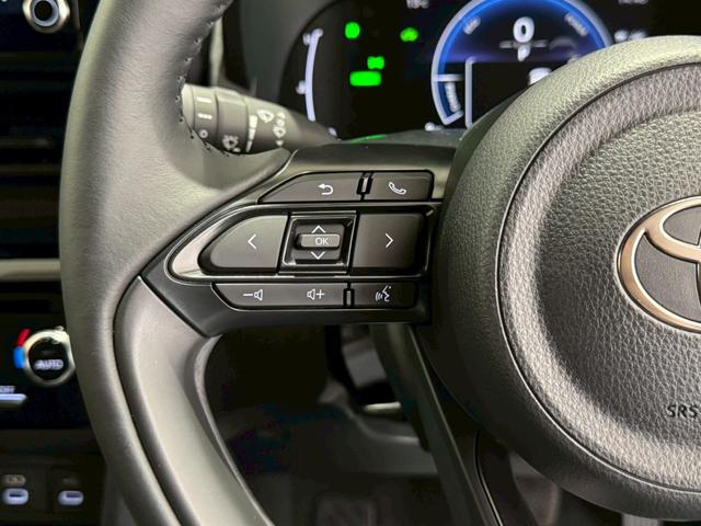 ヤリスクロス ハイブリッドZ ウルバーノ 登録済み未使用車 チームメイト パノラミックビュー パワーバックドア ステアリングヒーター シートヒータ ベンチレーション HDMI端子 純正DAナビ フルセグTV BSM ETC2.0 純正18AW(58枚目)