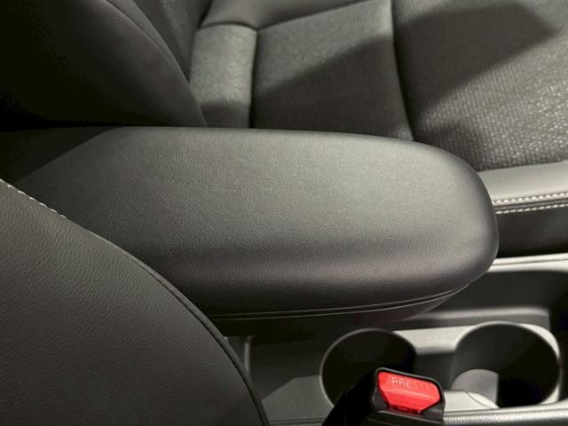 ヤリスクロス ハイブリッドZ ウルバーノ 登録済み未使用車 チームメイト パノラミックビュー パワーバックドア ステアリングヒーター シートヒータ ベンチレーション HDMI端子 純正DAナビ フルセグTV BSM ETC2.0 純正18AW(69枚目)